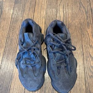 adidas Yeezy men’s Dark Gray Sneakers